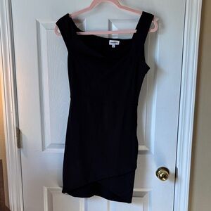 Superdown Black Mini Dress Size M – Side Zipper, Chic & Sleek Asymmetrical